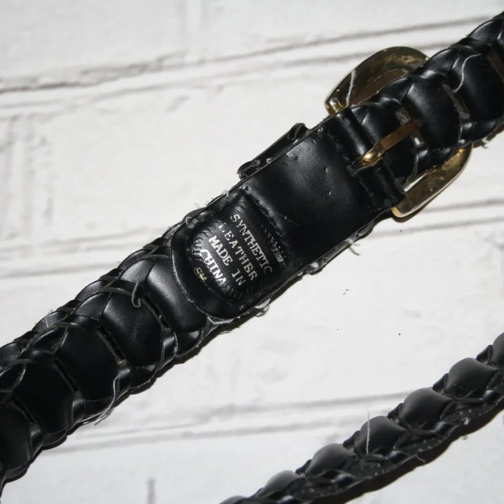 🖤🧷 Vintage Black Faux Leather Belt – Fits up to 35